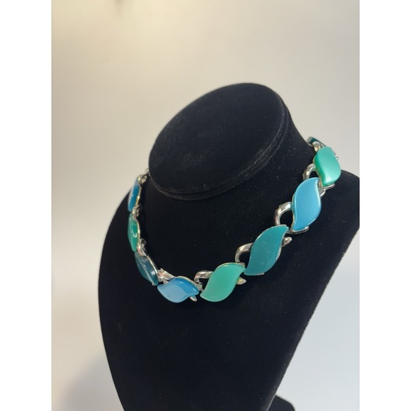 Vintage Necklace Lucite Choker Aquamarine Blue Beads Silver Tone Gorgeous - Picture 4 of 8